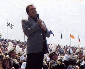 Jim Nabors sings