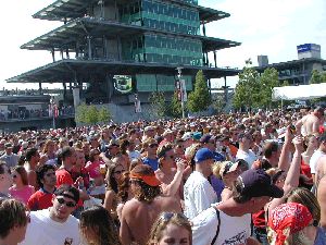 concert crowd